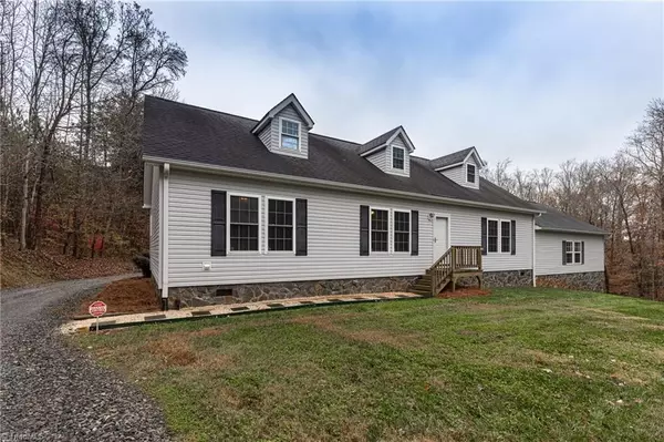 3636 Shacktown RD, Yadkinville, NC 27055