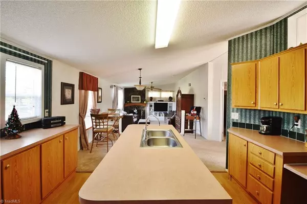 Snow Camp, NC 27349,6647 OAK HOLLOW DR