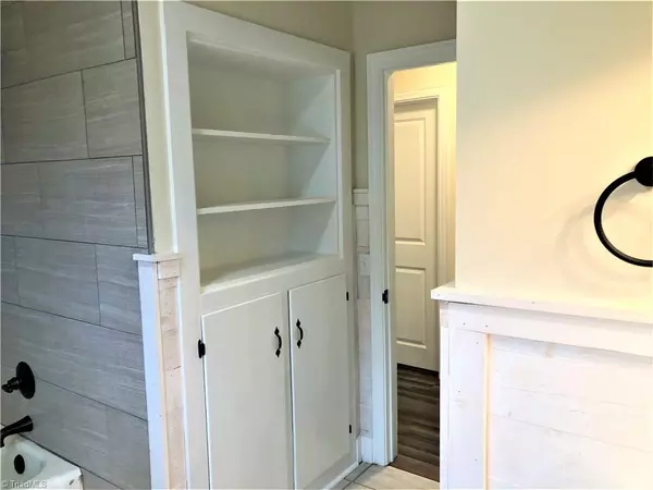 Mocksville, NC 27028,466 Gladstone RD