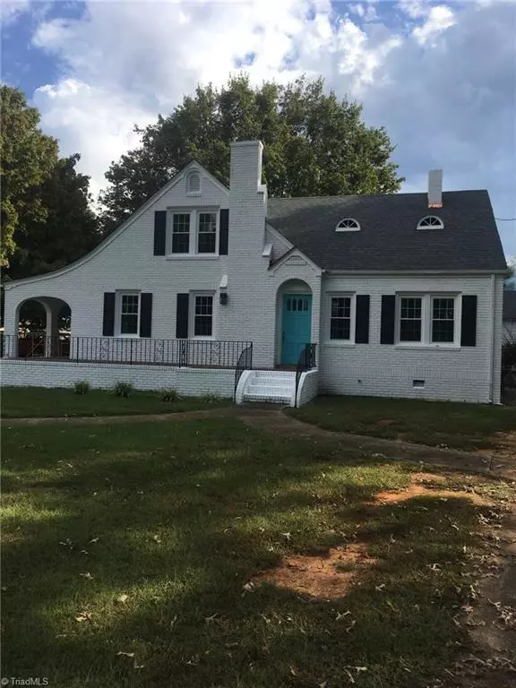 1605 W Main ST, Yadkinville, NC 27055