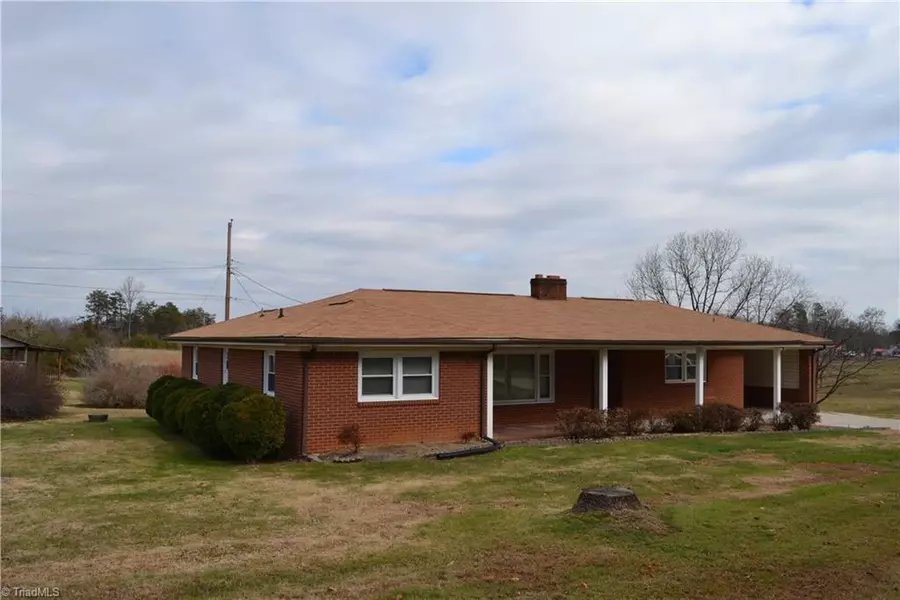 10758 Nc Highway 704, Madison, NC 27025