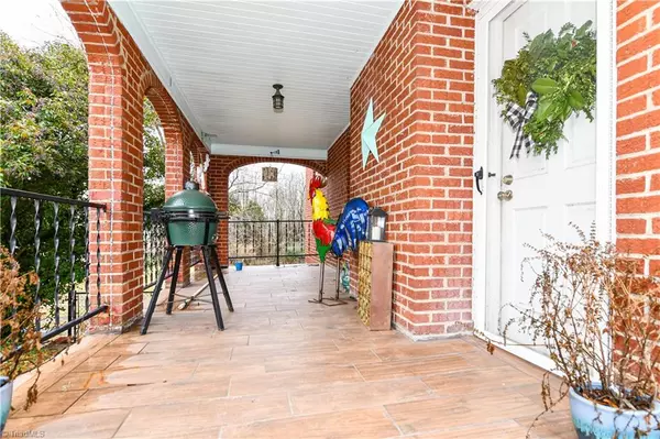 Stoneville, NC 27048,208 E Main ST