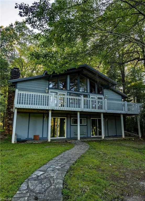 Roaring Gap, NC 28668,1116 Country Club RD