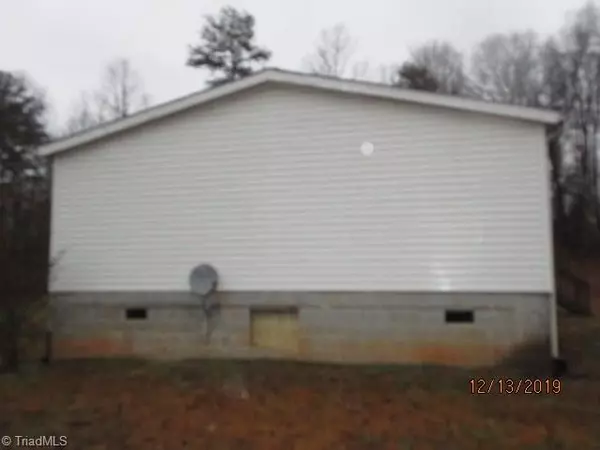 Hamptonville, NC 27020,5938 Bobs Lake RD