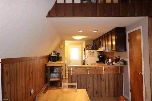 King, NC 27021,162 Trinity DR