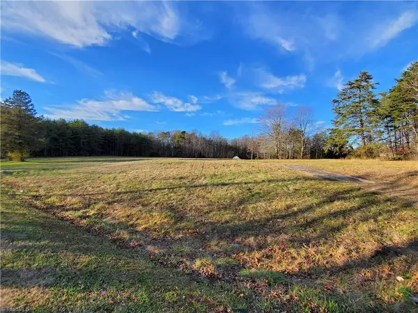 1038 Cromer RD, King, NC 27021