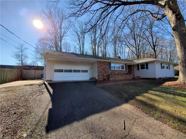 King, NC 27021,310 Spring ST