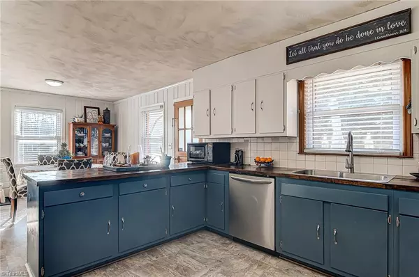 King, NC 27021,114 Oak LN