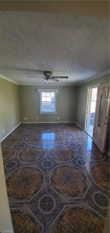 Winston Salem, NC 27107,2908 Thomasville RD