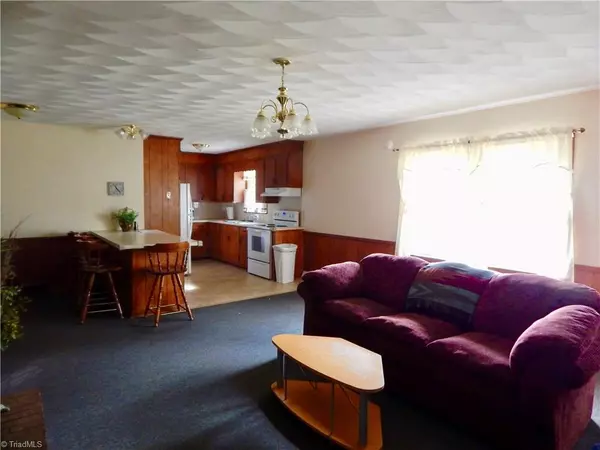 King, NC 27021,232 Greystone DR