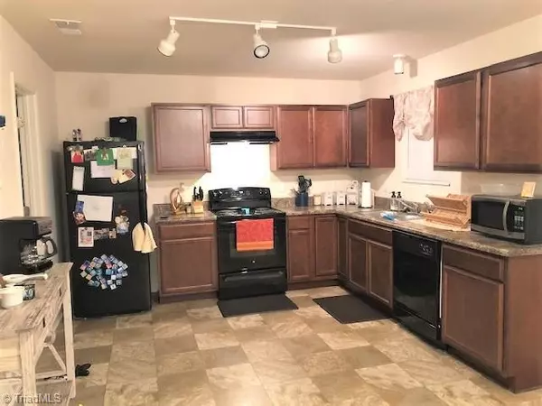 Snow Camp, NC 27349,5306 Longspur DR