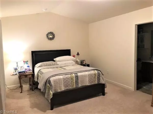 Snow Camp, NC 27349,5306 Longspur DR