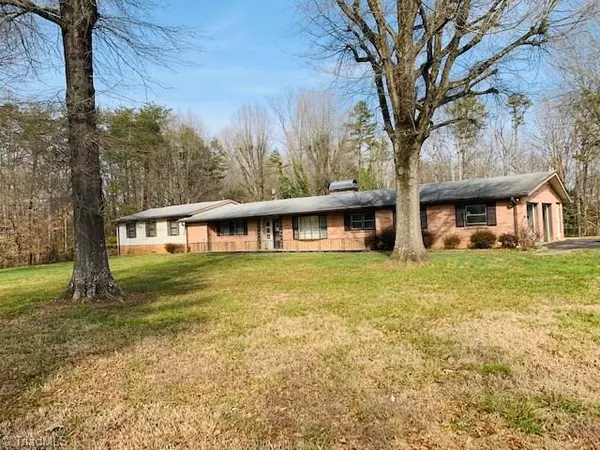 3225 Ray T Moore RD, Yadkinville, NC 27055