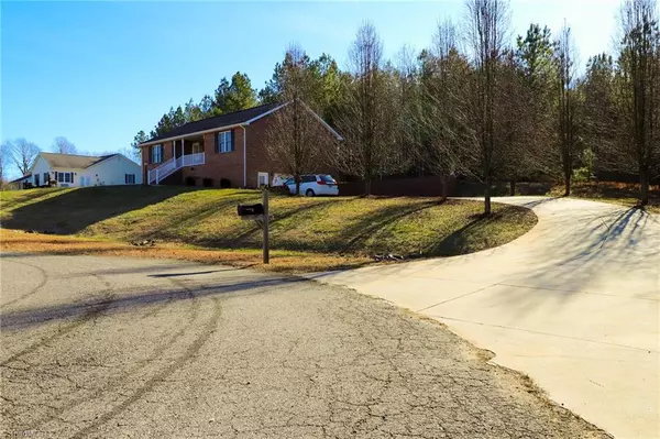 Stoneville, NC 27048,122 Pine Cone DR