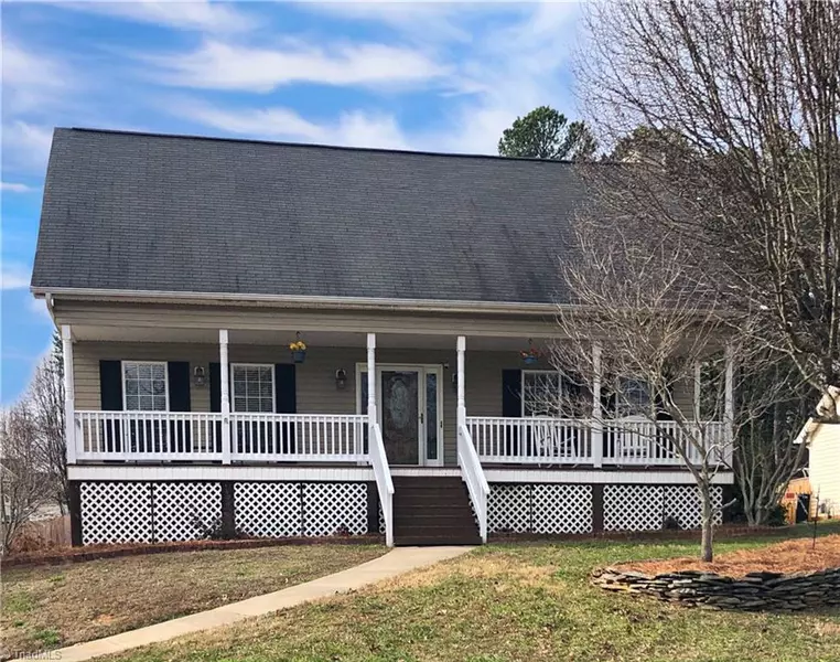 350 Running Springs LN, Kernersville, NC 27284