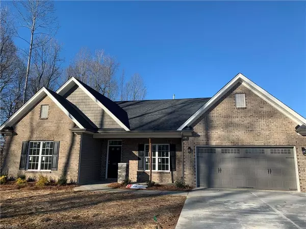 162 Gracie LN, Clemmons, NC 27012