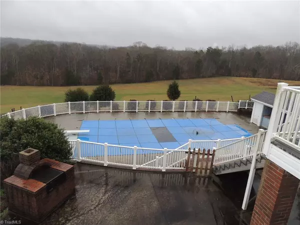 Mocksville, NC 27028,186 Linda LN