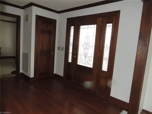 Mocksville, NC 27028,186 Linda LN