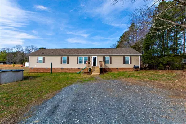 485 Bowers LN, Randleman, NC 27317