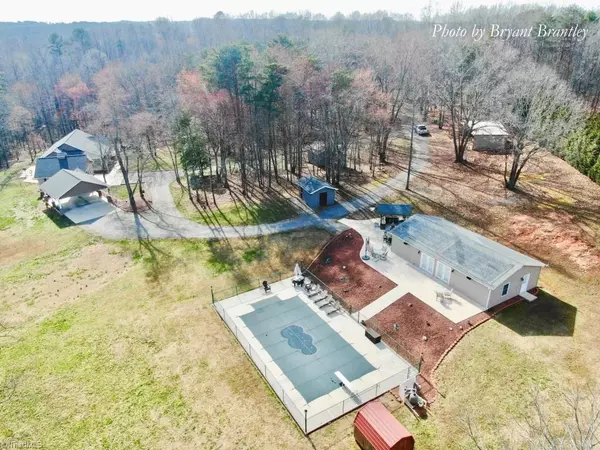 Ararat, NC 27007,482 Nurse RD