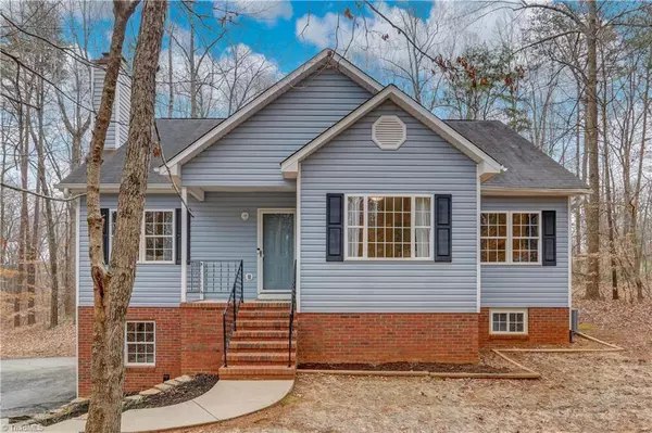 8306 Deep Valley RD, Summerfield, NC 27358