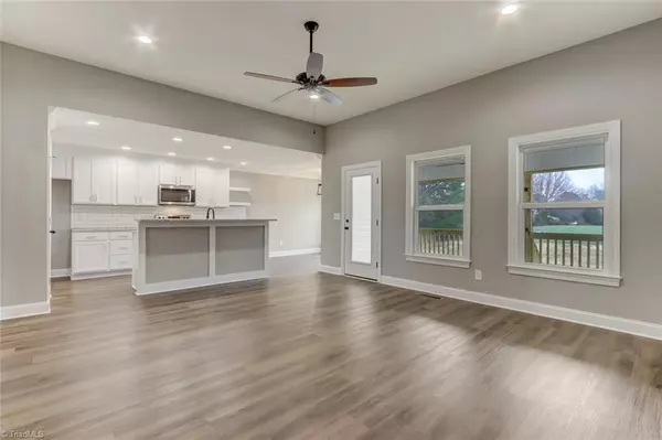 Summerfield, NC 27358,978 Price Mill RD