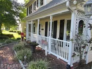 King, NC 27021,260 Winfield DR