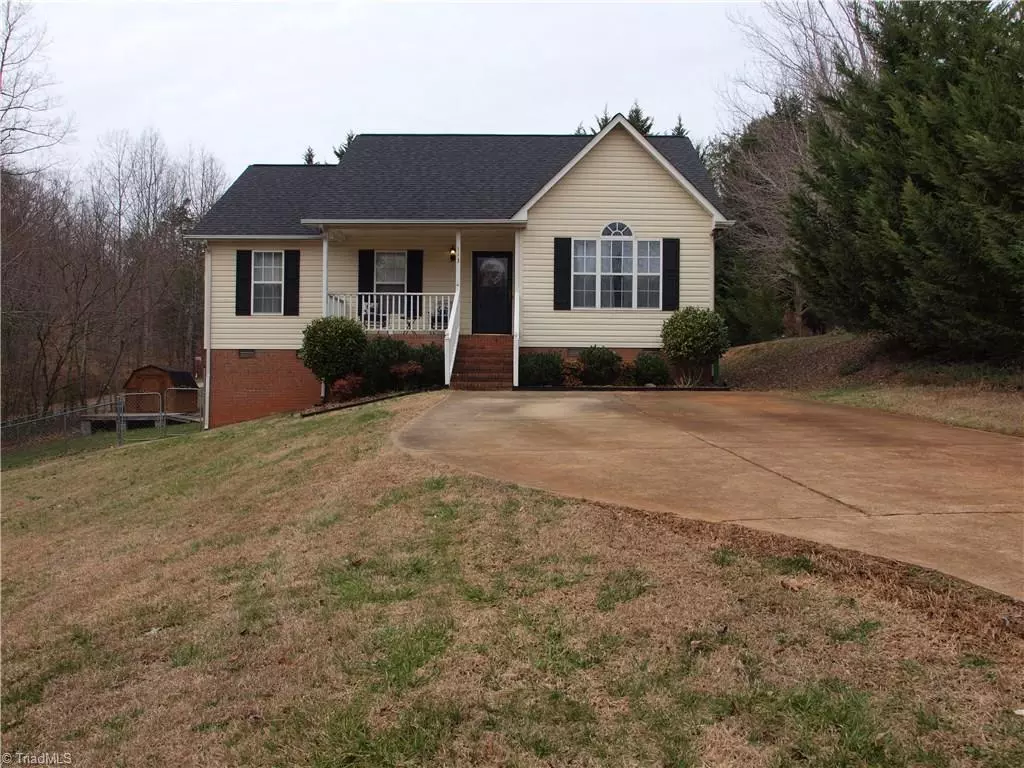 King, NC 27021,113 Conifer CT