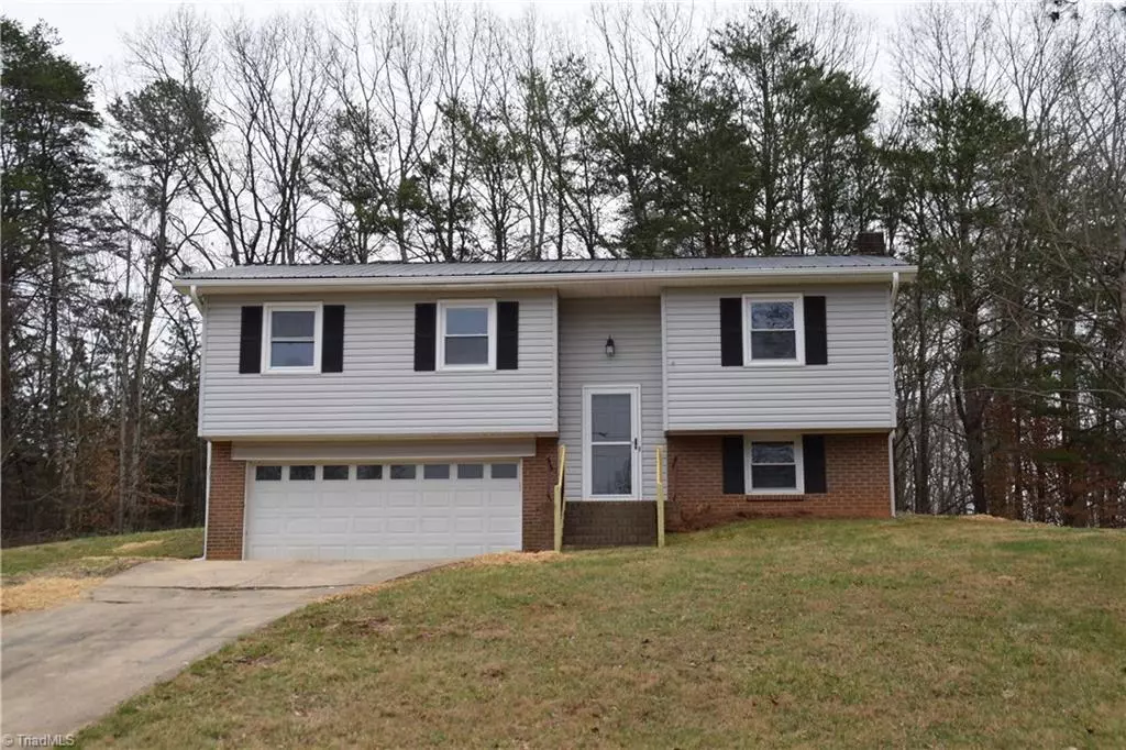 King, NC 27021,301 Kingston DR