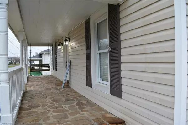 King, NC 27021,315 Dalton RD