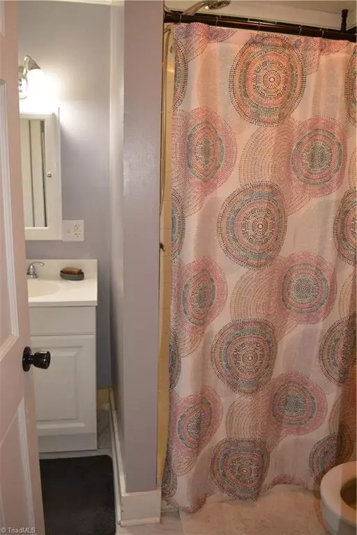 King, NC 27021,315 Dalton RD