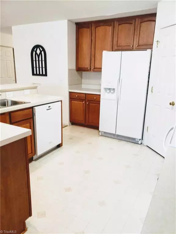 Winston Salem, NC 27103,2910 Hickman LN