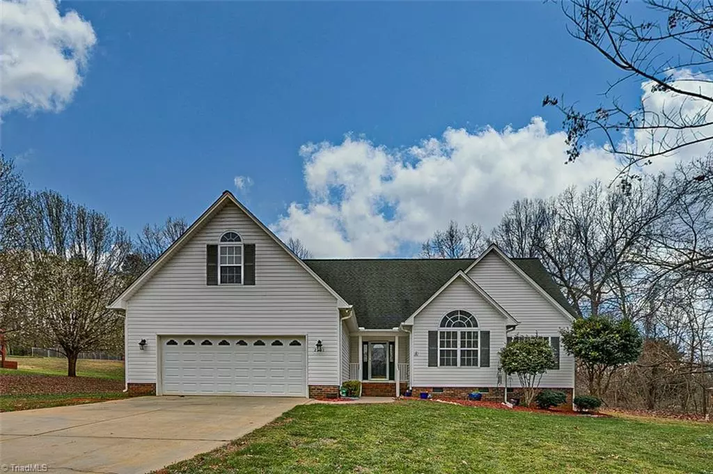 Sophia, NC 27350,2301 Loflin Farlow LN