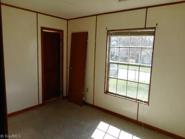 Winston Salem, NC 27107,921 Woodcote DR