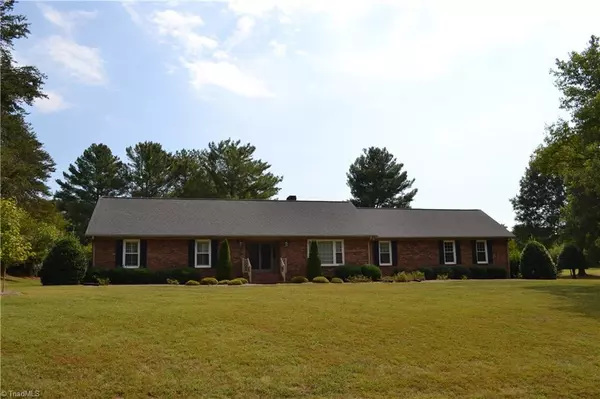 141 Saint Andrews DR, Stoneville, NC 27048