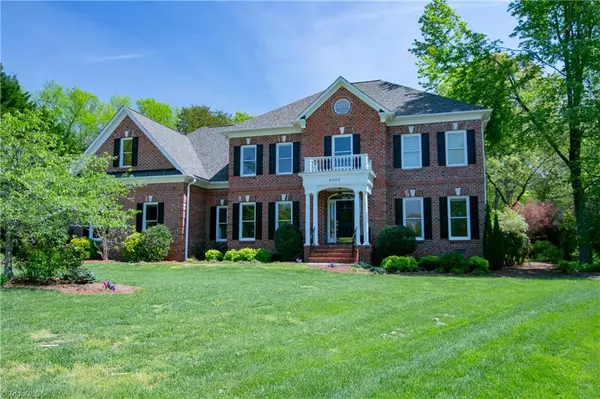 8805 Case Ridge DR, Oak Ridge, NC 27310