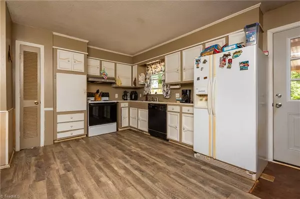 King, NC 27021,462 Winchester DR