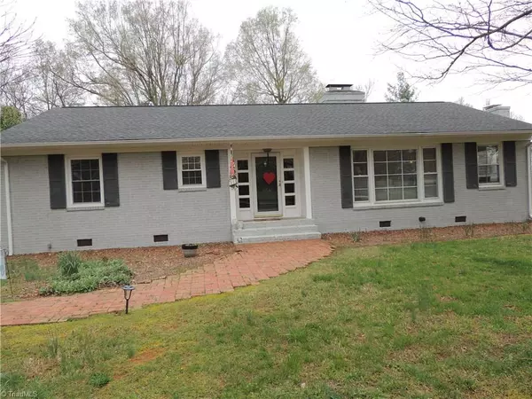 656 Fayetteville ST, Liberty, NC 27298