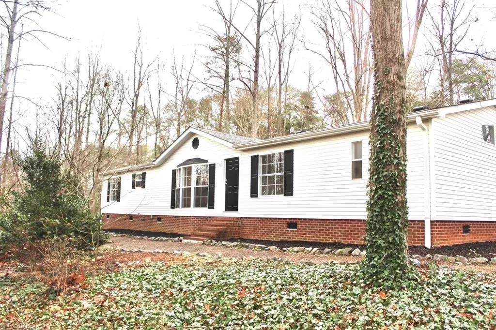 Mocksville, NC 27028,167 Sand Clay LN