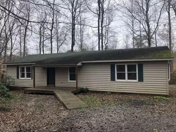 5520 Lazy Creek LN, Summerfield, NC 27358