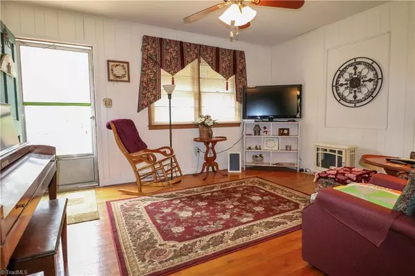 Stoneville, NC 27048,259 Hutchinson RD