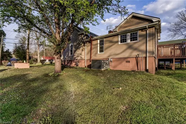 Ramseur, NC 27316,520 Coleridge RD