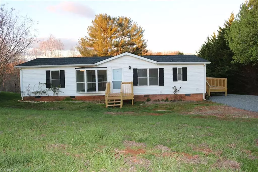 Pilot Mountain, NC 27041,116 Fox Run LN