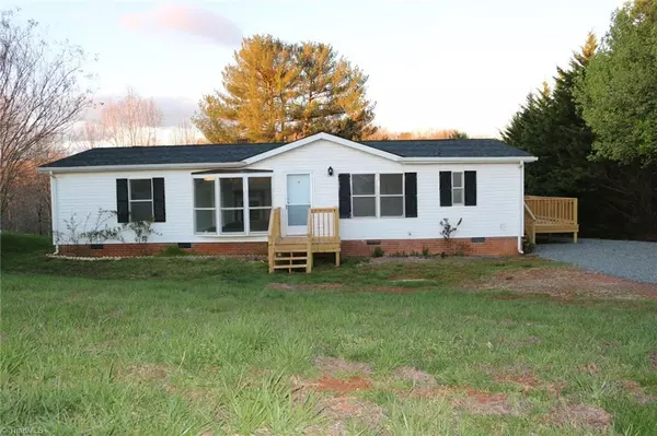 116 Fox Run LN,  Pilot Mountain,  NC 27041