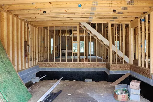 Mocksville, NC 27028,155 Turnberry DR