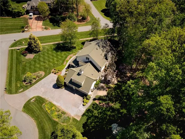 Summerfield, NC 27358,5901 Mary Hall CT