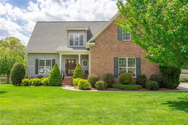 7021 Bronco LN, Summerfield, NC 27358