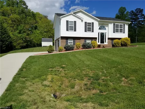 Tobaccoville, NC 27050,4075 Village Trace DR