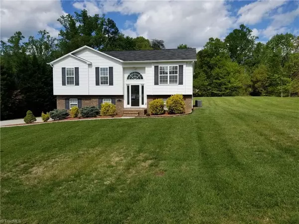 Tobaccoville, NC 27050,4075 Village Trace DR