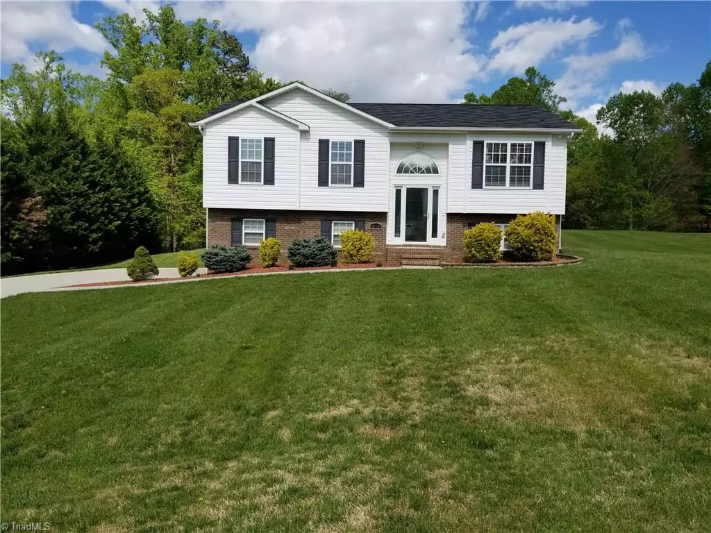 Tobaccoville, NC 27050,4075 Village Trace DR